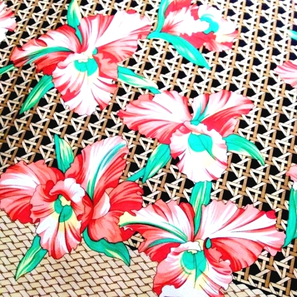 VINTAGE MADE IN KOREA 100% PURE SILK SCARF IRISES PRETTY FLORAL ACCESSORIES - Picture 5 of 8